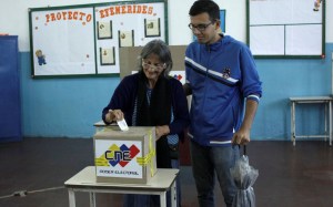 2017-10-15t212234z-181423690-rc11ef7642e0-rtrmadp-3-venezuela-election